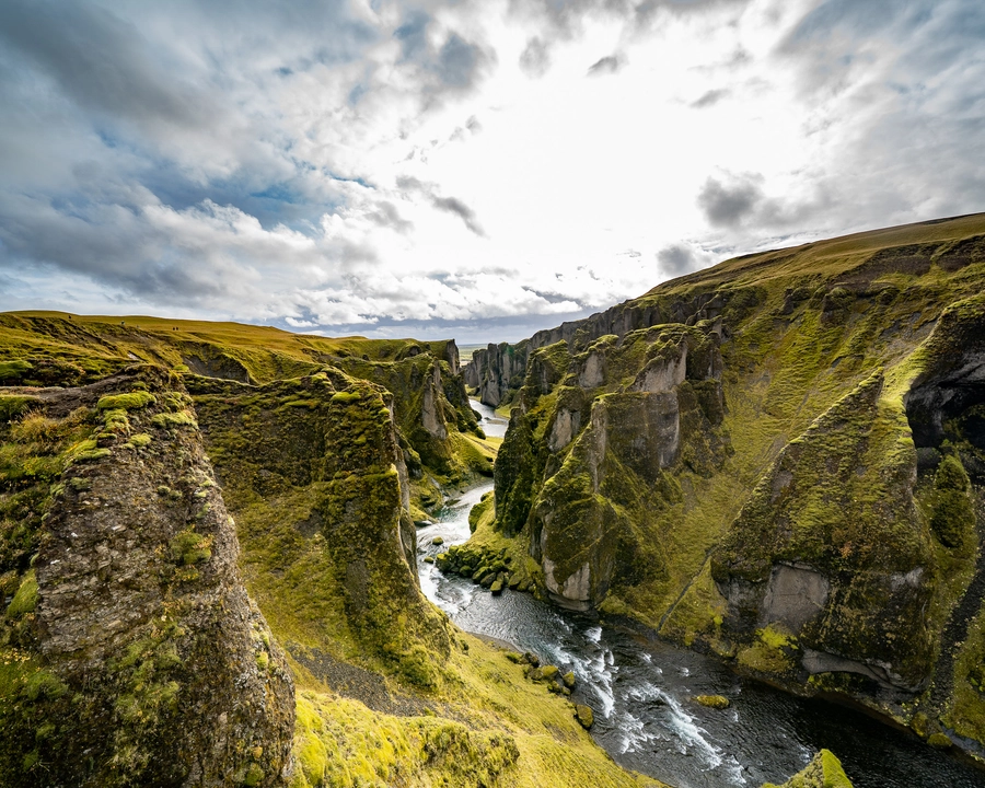 Fjaðrárgljúfur Canyon